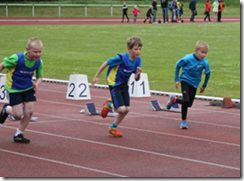 Die M8 beim 50 m Start. Von links nach rechts: Justus Helms (TuS Bergen) Lars-Jöran Hansen (TuS Bergen Noah Nolte (ASV Faßberg)